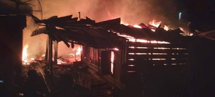 Nenek Dan 2 Cucunya Selamat Dalam Kebakaran Tiga Rumah di Kotapinang