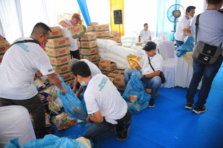 Kolaborasi PLN, Bulog, PTPN dan Garda Bernas Gelar Pasar Murah BUMN, Ludes dalam 9 Jam