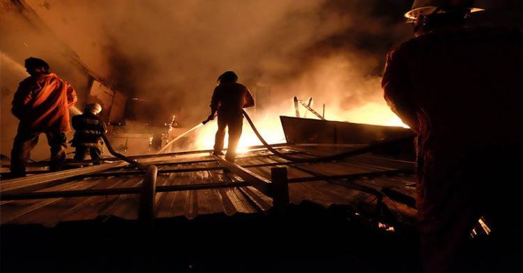 Lagi Kilang Minyak Terbakar, DPR Geram dan Desak Direksi Pertamina Mengundurkan Diri