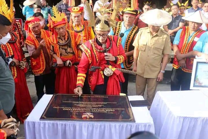 Kunjungi Nisel, Sandiaga Uno: Hilisimaetano Desa Wisata Terbaik di Indonesia