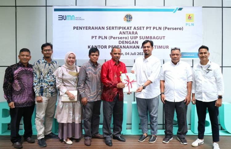 PLN UIP Sumbagut Kembali Terima 17 SHGB dari Kantah Aceh Timur