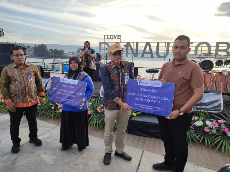 BI Pematangsiantar Serahkan Bantuan PSBI Tahun 2022