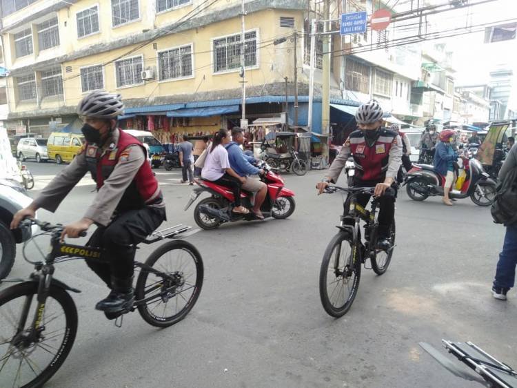 Personel Sat Samapta Polres Tebingtinggi Patroli Bersepeda