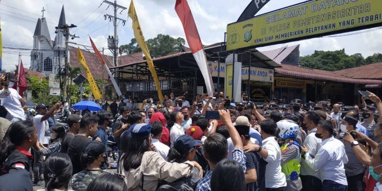 Unjuk Rasa Mahasiswa Cipayung Plus Tolak Kenaikan Harga BBM di Pematangsiantar Berakhir Ricuh