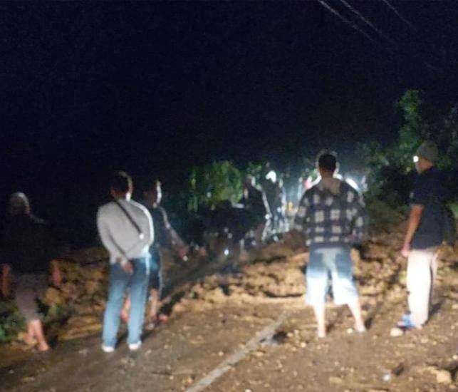 Jalan Nasional Kutacane-Gayo Lues Tertimbun Longsor, Transportasi Lumpuh