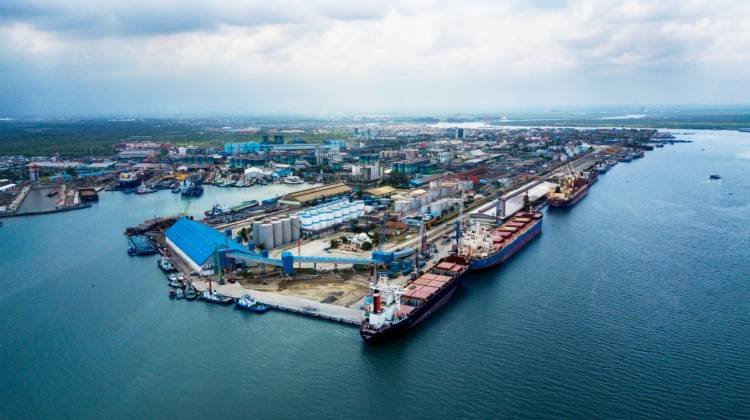 PMT Jamin Arus Keluar Masuk Barang di Seluruh Pelabuhan Berjalan Lancar selama Nataru