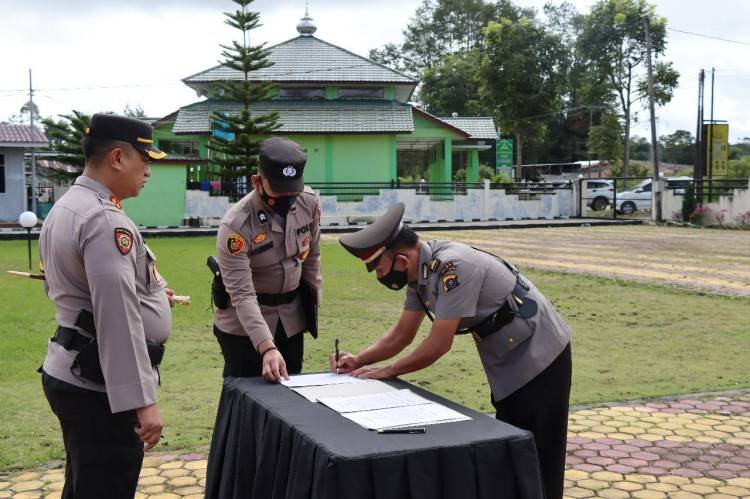 Kapolres Humbahas Pimpin Sertijab Kasat Intelkam