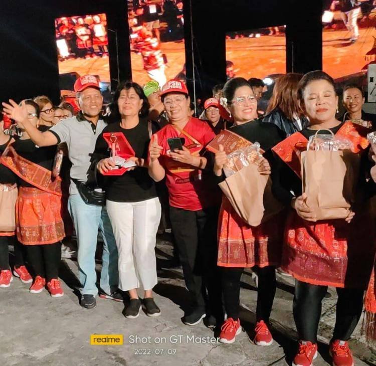 Ina PSBI Medan Juara Line Dance di Bali