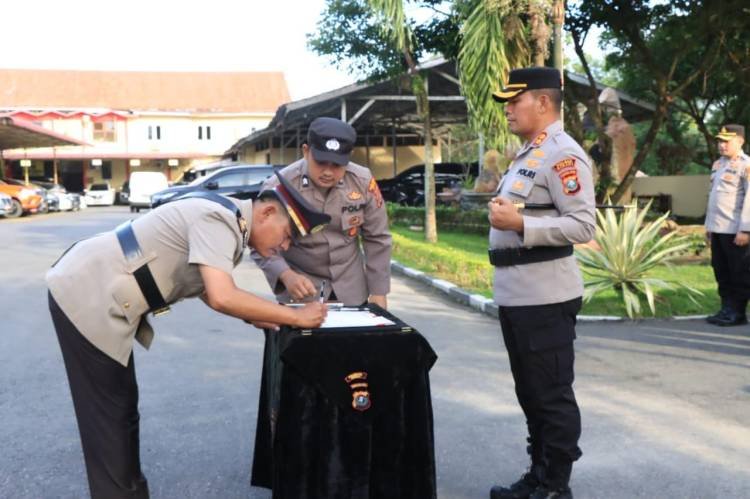 Kapolres Binjai Pimpin Sertijab Kabag SDM dan Kapolsek Binjai Barat