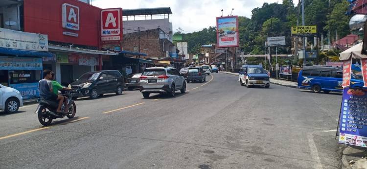 H-1 Lebaran 2023, Arus Mudik di Parapat Lancar