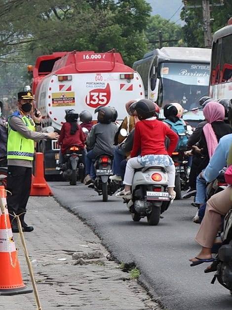 Arus Lalin Jalur Wisata Medan-Berastagi Meningkat