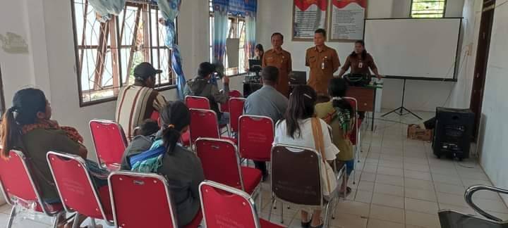 Dinas Dukcapil Humbahas Lakukan Layanan Adminduk Balita Stunting