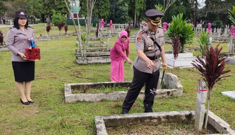 Jajaran Polres Simalungun dan Pematangsiantar Ziarah ke Makam Pahlawan