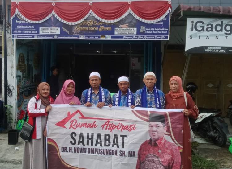 Haji Novri Ompusunggu Fasilitasi Beberapa Warga Simalungun Berangkat Umroh
