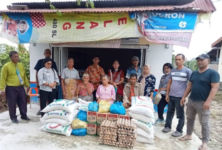 Dinsos Salurkan Bantuan untuk Warga Terdampak Banjir di Tigabolon
