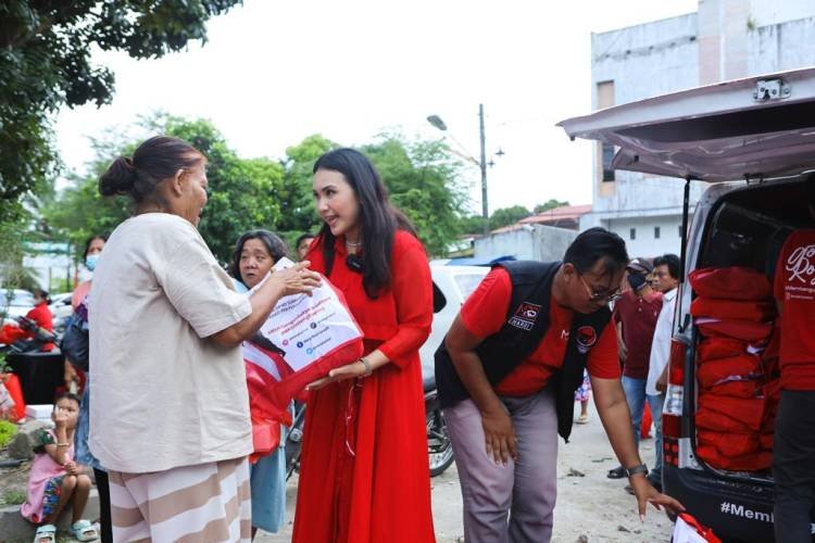 Meryl Luncurkan 1.000 Paket Beras ke Masyarakat Atasi "Meroketnya" Harga Beras