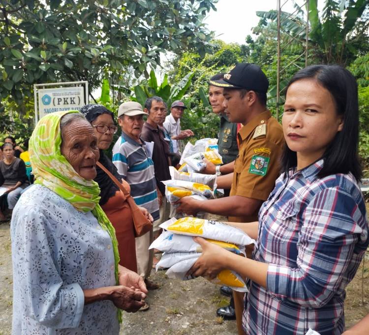 Warga Nagori Dame Raya Simalungun Terima Bibit Jagung