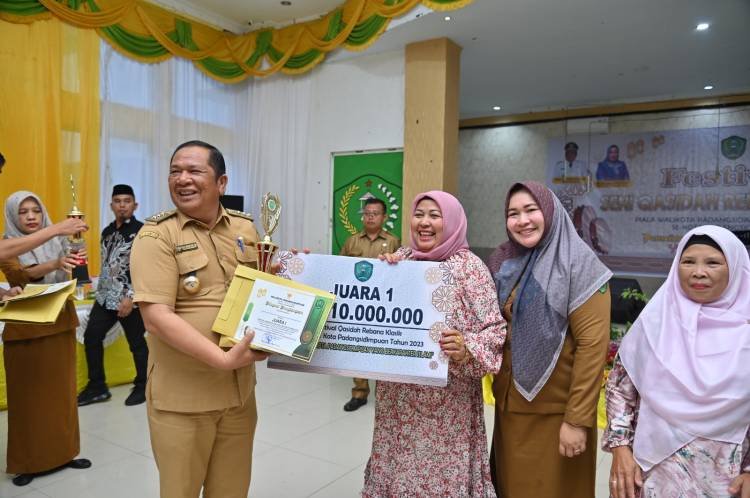 Wali Kota Padangsidimpuan Tutup Festival Qasidah Rebana Klasik