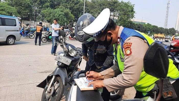 Polri Mulai Operasi Zebra 2023, Sasar 7 Pelanggaran Lalin