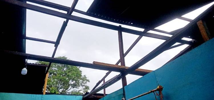 67 Rumah Rusak Diterjang Angin Disertai Hujan Es di Dairi