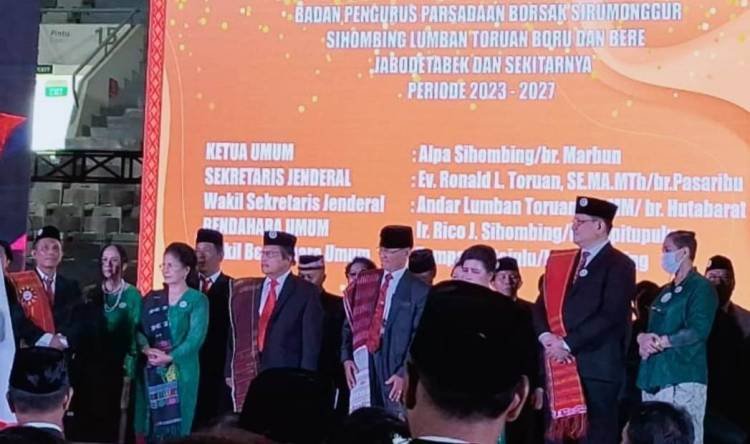 Ribuaan Keturunan Borsak Sirumonggur Jabodetabek Rayakan Jubileum 50 Tahun, Alpa Sihombing Dilantik Jadi Ketum