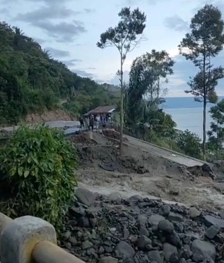 Banjir Bandang di Purba Pasir Simalungun Akibat Jebolnya Tanggul