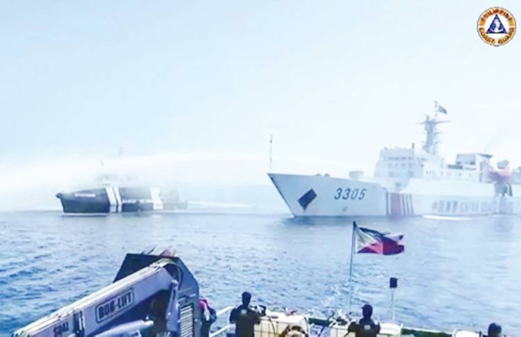 Kapalnya Ditembak Meriam Air, Filipina Pertimbangkan Usir Dubes China