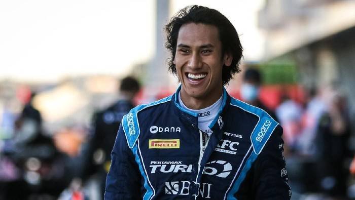 Sean Gelael dan Century Motorsport Menangi 24H Dubai