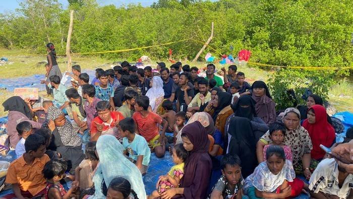 Kapal Karam, 156 Pengungsi Rohingya Terdampar di Labuhan Deli