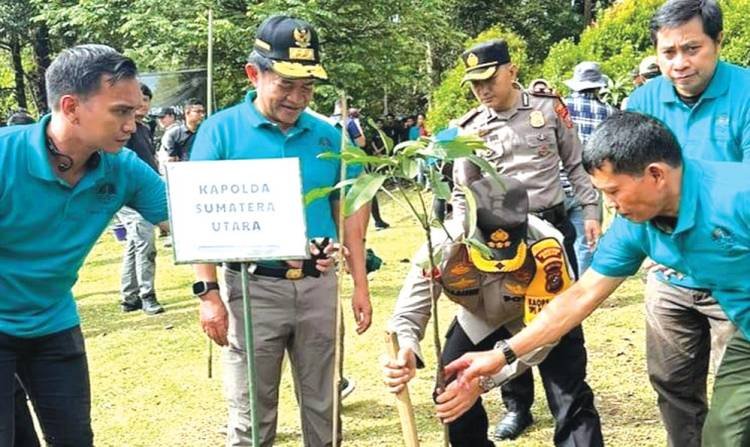 Kapolrestabes Medan: Penanaman Pohon Wujudkan Indonesia Emas, Maju yang Go Green