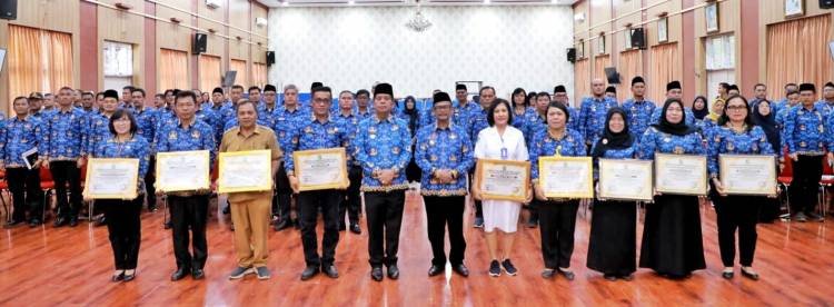 Sejumlah OPD Simalungun Dapat Penghargaan dari Ombudsman RI dan Kemen PAN-RB