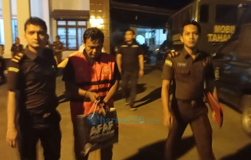 Kejari Tahan Mantan Bendahara Dinas Koperindag Padangsidimpuan