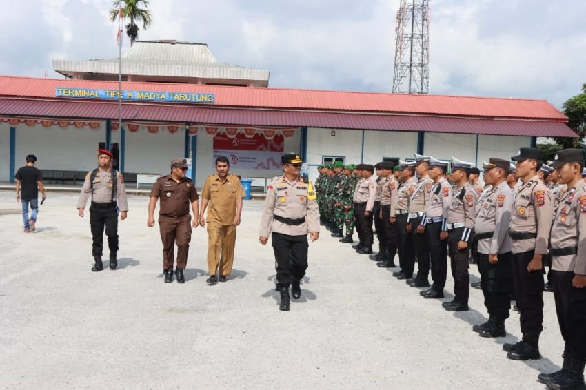 Polres Taput Laksanakan Apel Gelar Pasukan OMP Dalam Pengamanan Pemilukada 2024
