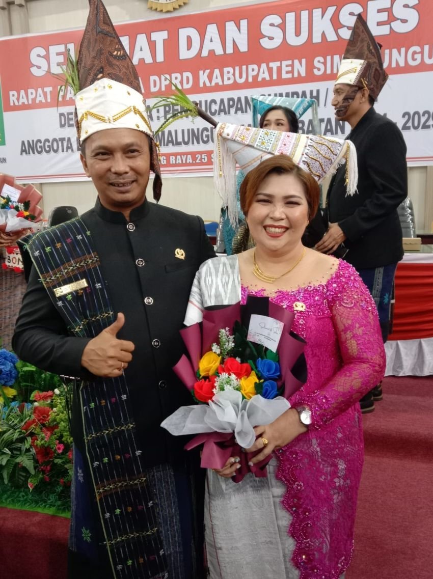 Pasangan Suami-Istri, Sastra Joyo Sirait dan Melisa Tarigan Dilantik sebagai Anggota DPRD Simalungun
