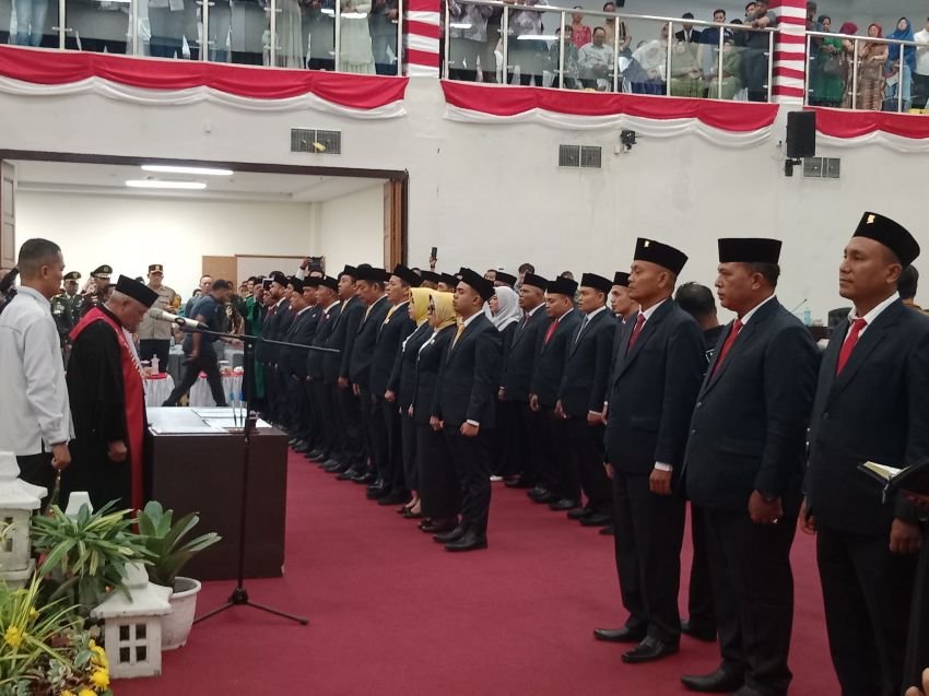 Anggota DPRD Binjai 2024-2029 Resmi Dilantik, Mahyadi Chaniago Ketua DPRD Sementara