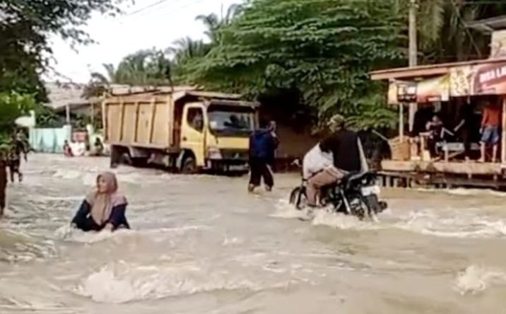 Banjir Luapan Sungai Bilah Meluas, Ratusan Rumah di Labuhanbatu Terendam
