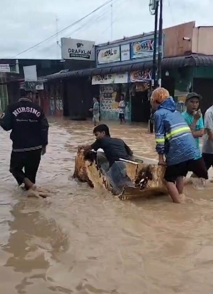Viktor Silaen: Untuk Bebaskan Medan Dari "Kepungan" Banjir Segera Normalisasi 4 Sungai Belah Kota