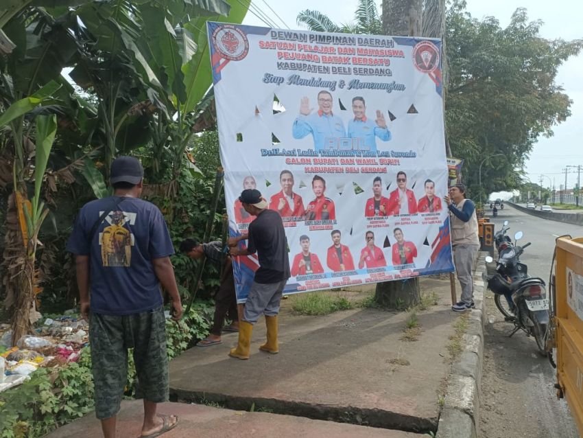 Polri Bersama TNI, Panwaslu dan Satpol PP Tertibkan APK Serentak di Sumut