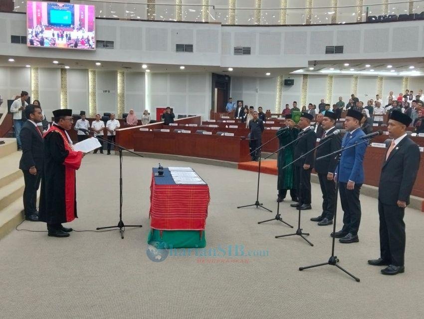 Ketua Pengadilan Tinggi Medan Lantik 4 Wakil Ketua DPRD SU Periode 2024-2029