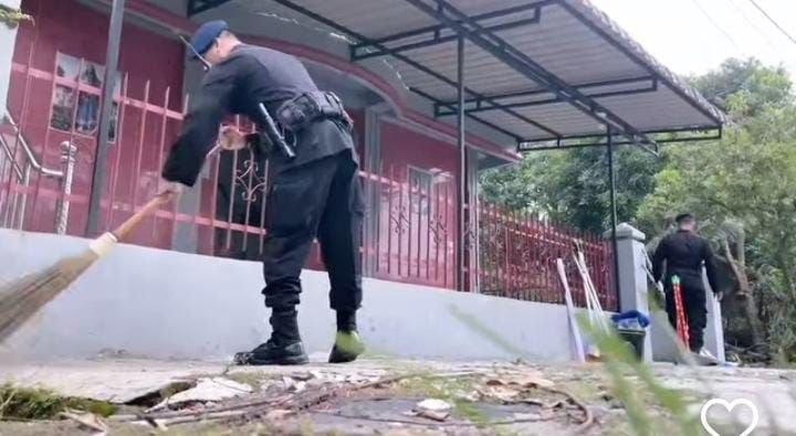 Sat Brimob Polda Sumut Bakti Sosial Minggu Kasih di Gereja Pentakosta Indonesia Sidang Sampali