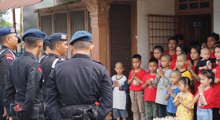 Brimob Polda Sumut Berbagi Kasih ke Panti Asuhan Yayasan Kasih Paca Anjeli di Minggu Kasih