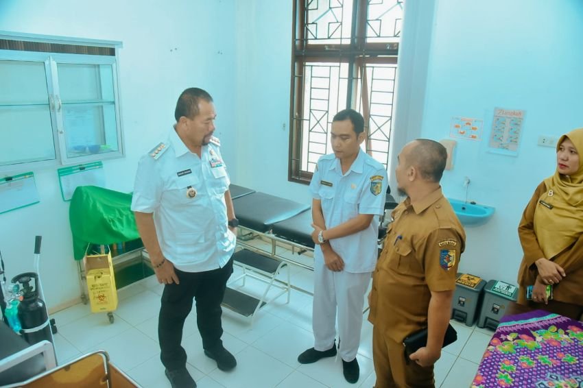 Sidak ke Puskesmas Limapuluh, Bupati Batubara : Layani Masyarakat dengan Baik