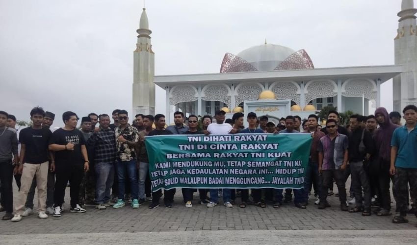 Dukung UU TNI, Masyarakat Binjai ini Gelar Aksi Sosial Berbagi Takjil
