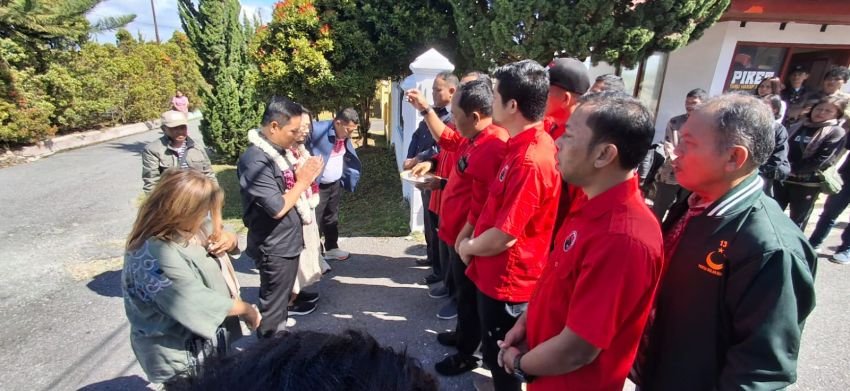 Kembali ke Humbahas Usai Retreat di Akmil Magelang, Oloan - Rebeka Disambut Ratusan Masyarakat