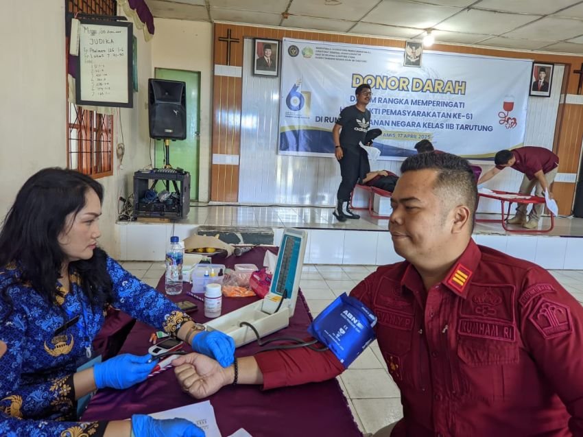Sambut Hari Bakti Pemasyarakatan Ke-61, Rutan Tarutung Bekerjasama dengan PMI Taput Gelar Donor Darah