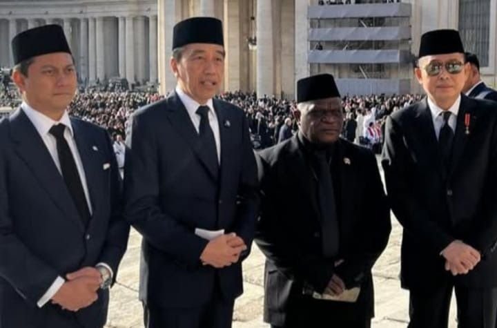 Beri Penghormatan Terakhir, Jokowi dkk Berdoa di Pemakaman Paus Fransiskus