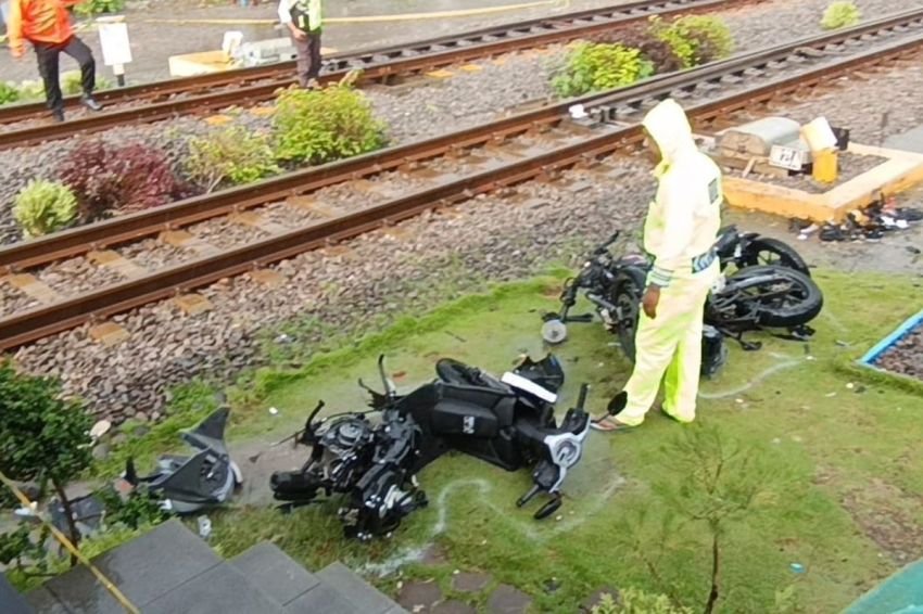 KA Malioboro Ekspres Tabrakan dengan 7 Sepeda Motor, 4 Tewas 3 Luka Berat
