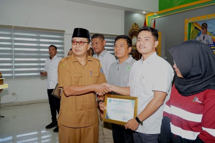 Aktif Jalankan Program CSR, PTPN IV Regional II Ajamu Grup Raih Penghargaan dari Pemkab Labuhanbatu