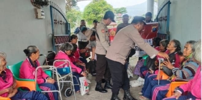 Polsek Pancurbatu Salurkan Bansos ke Panti Jompo dan Panti Asuhan