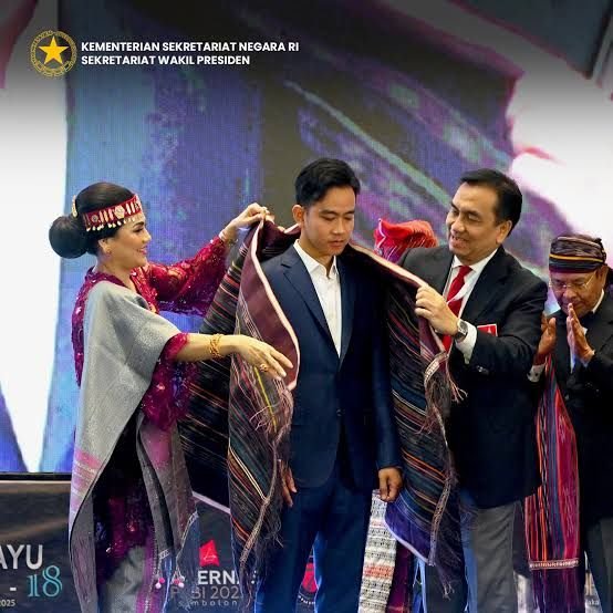 Sama-Sama Dipecat PDIP, Gibran ke Effendi Simbolon: "Mari Move On, Pilpres Sudah Selesai!"